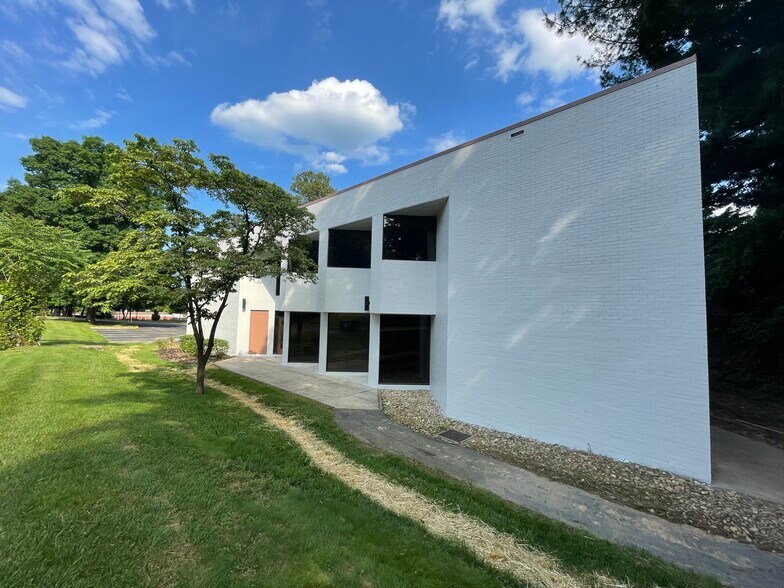 More Photos Of 1914 Association Dr, Reston Office For Lease