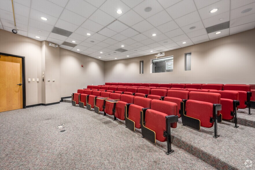More Photos Of 201 Defense Hwy, Annapolis Office For Sale