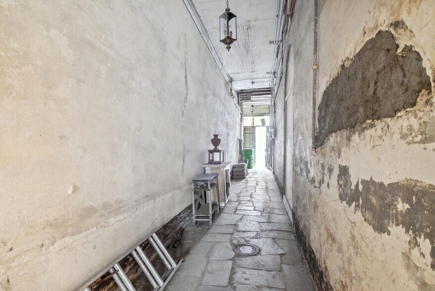 More Photos Of 627 Toulouse St, New Orleans Apartments For Lease