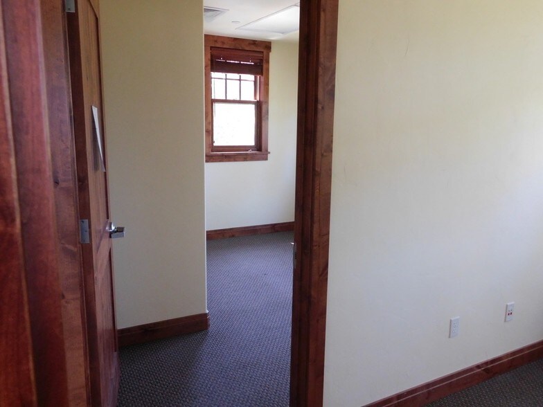 More Photos Of 675 Snapdragon Way, Steamboat Springs Office For Sale