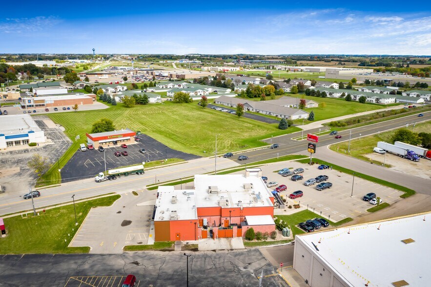 More Photos Of 115 Industrial Dr, Beaver Dam Restaurant For Sale