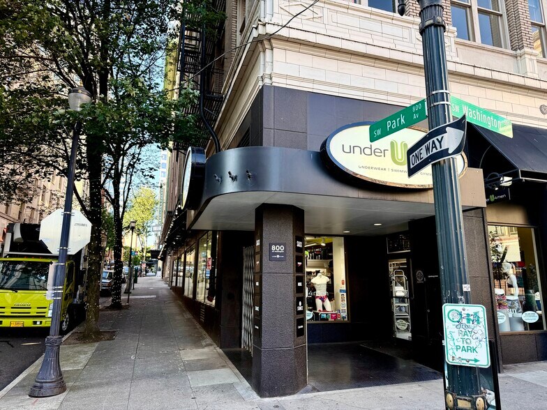 More Photos Of 800 SW Washington St, Portland Office For Lease