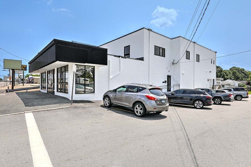 More Photos Of 577 Warren Ave, East Providence Storefront Retail Office For Sale