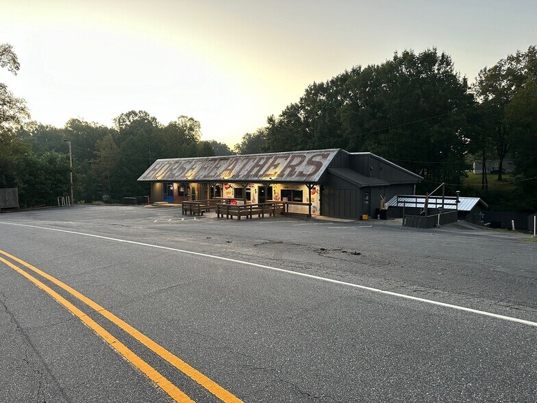 More Photos Of 3746 Mount Pleasant Rd, Sherrills Ford Restaurant For Sale