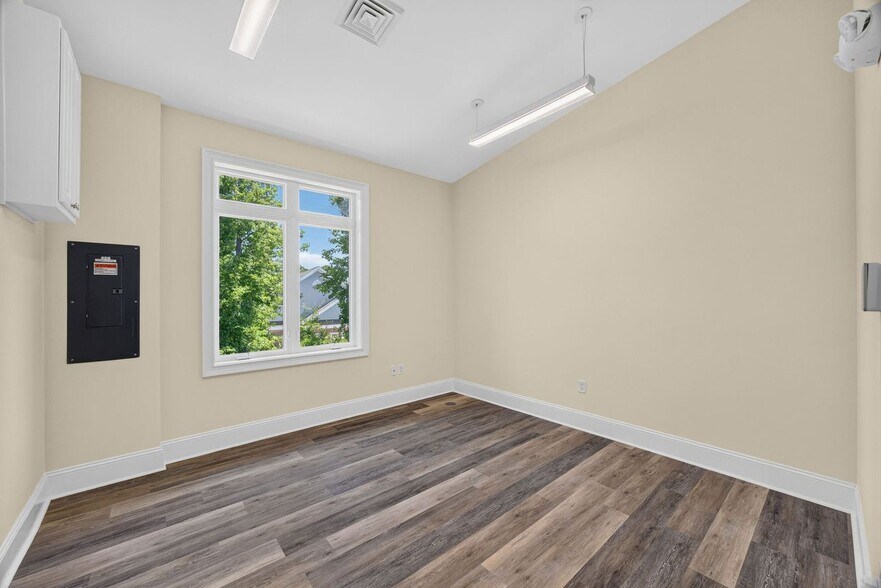 More Photos Of 7627 Market St, Wilmington Office For Lease