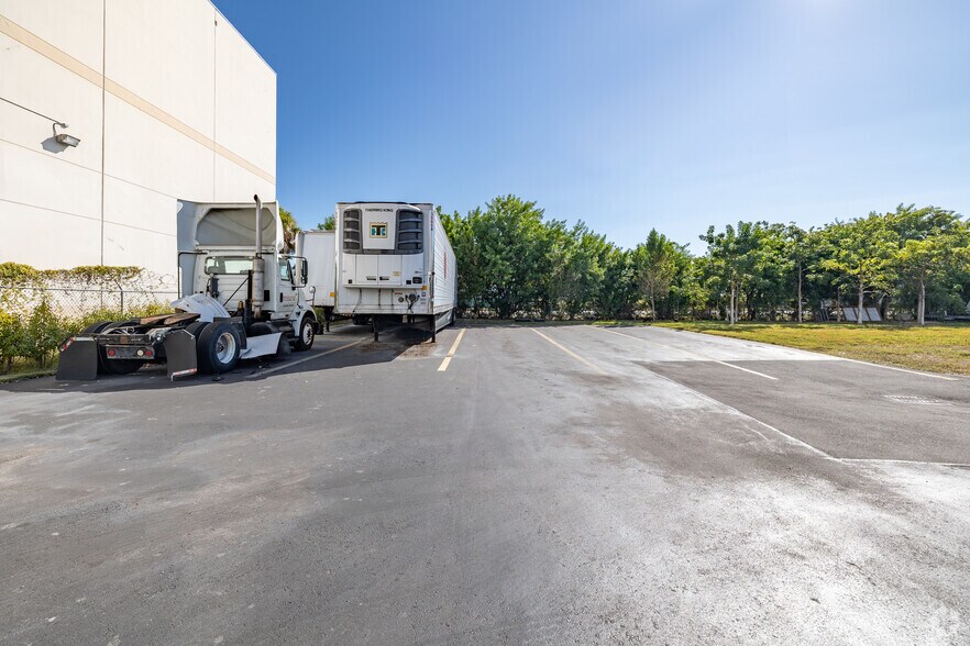 More Photos Of 18645 SW 103rd Ct, Miami Land For Sale