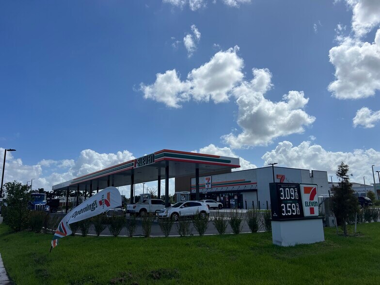 More Photos Of 13135 Kings Lake Dr, Gibsonton Medical For Lease