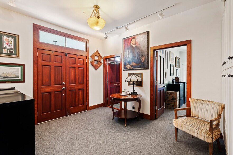 More Photos Of 19 Riberia St, Saint Augustine Office For Sale