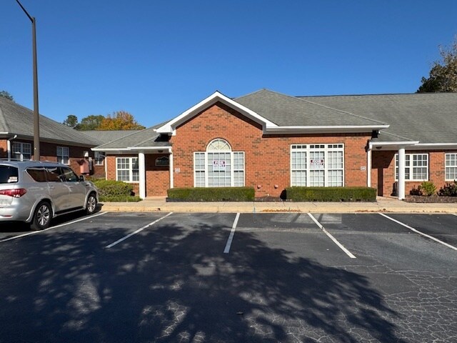 More Photos Of 2230 Towne Lake Pky, Woodstock Office For Lease