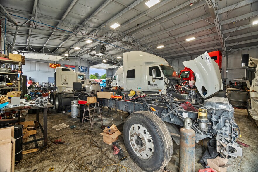 More Photos Of 14002 S Harrison Ave, Posen Truck Terminal For Sale