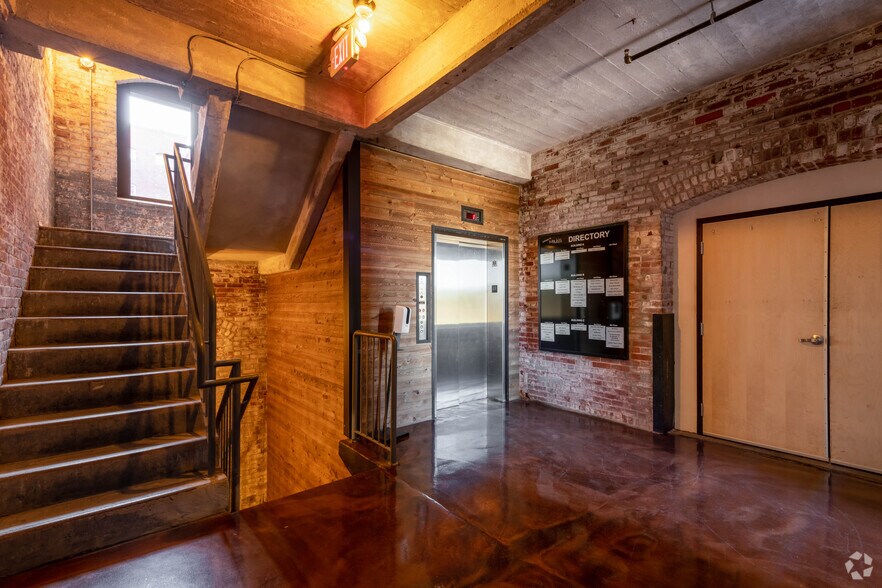 More Photos Of 58 Pulaski St, Peabody Unknown For Lease