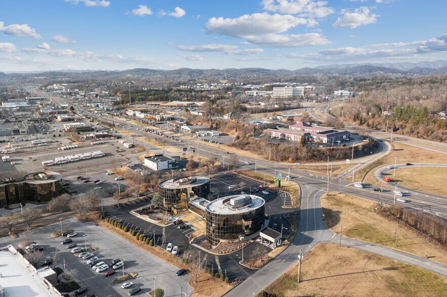 More Photos Of 1989-1999 E Stone Dr, Kingsport Office For Sale