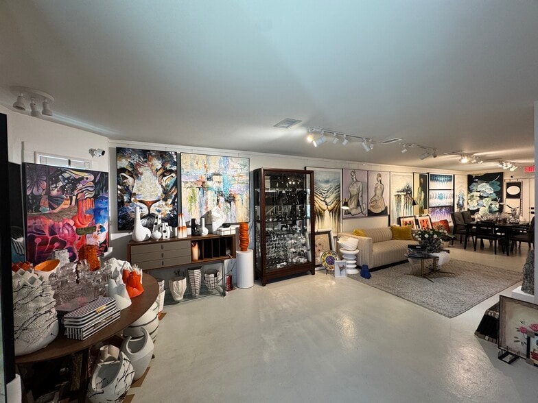 More Photos Of 1113 N 9th Ave, Pensacola Freestanding For Lease