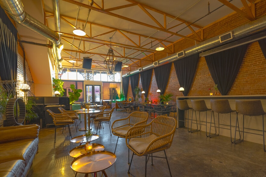 More Photos Of 221 W Main St, Tishomingo Hotel For Sale