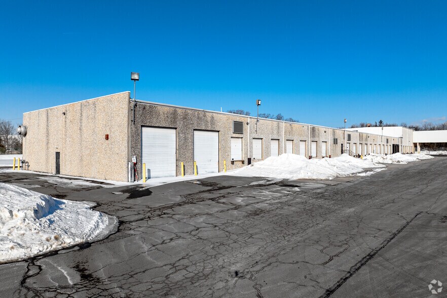 More Photos Of 1 Heller Park Ln, Somerset Unknown For Lease