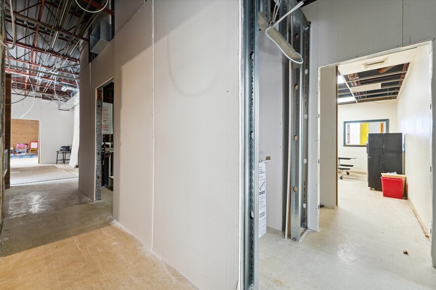 More Photos Of 3333 Brecksville Rd, Richfield Office For Sale
