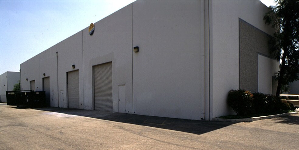 More Photos Of 1591 N Main St, Orange Warehouse For Lease