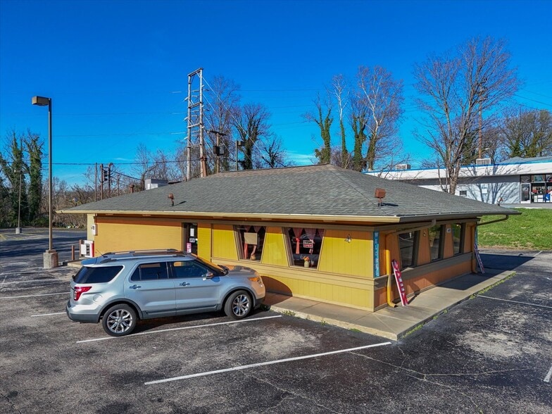 More Photos Of 683 Brandon Ave, Roanoke Fast Food For Sale