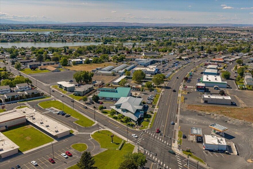 More Photos Of 1240 Pioneer Way S, Moses Lake Office For Sale