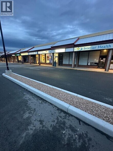 Primary Photo Of 3042 Skaha Lake Rd, Penticton General Retail For Lease