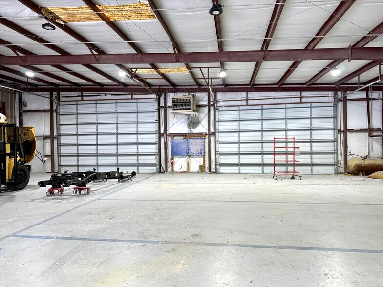 More Photos Of 10219 Culebra Rd, San Antonio Auto Repair For Lease