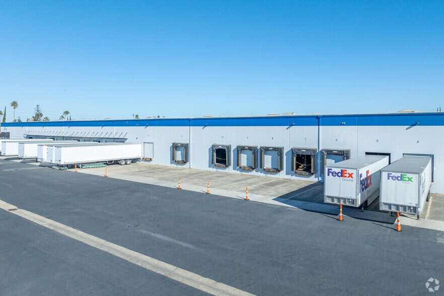 More Photos Of 7728 Wilbur Way, Sacramento Warehouse For Lease