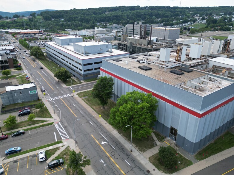 More Photos Of 1701L North St, Endicott Unknown For Lease