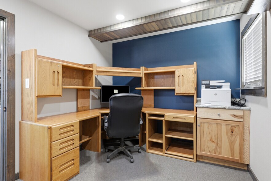 More Photos Of 11700 Sturgis Rd, Summerset Warehouse For Sale
