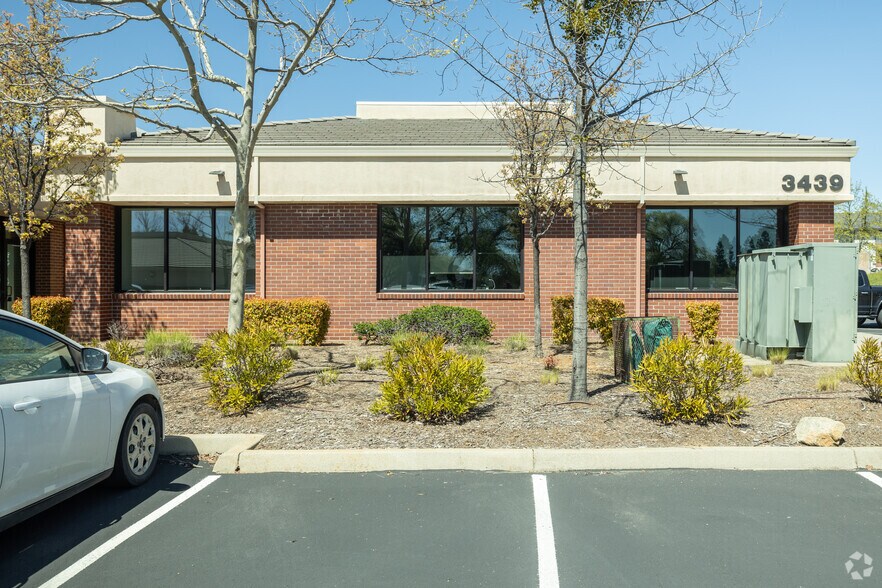 More Photos Of 3439 Robin Ln, Cameron Park Medical For Lease