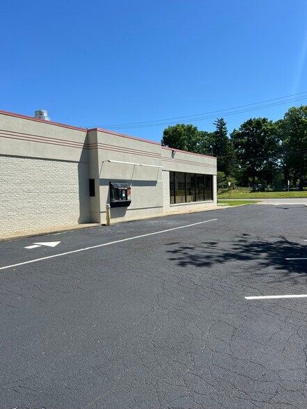 More Photos Of 15839 Telegraph Rd, Redford Township Fast Food For Lease