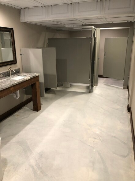 More Photos Of 640 N Main St, North Salt Lake Office For Sale
