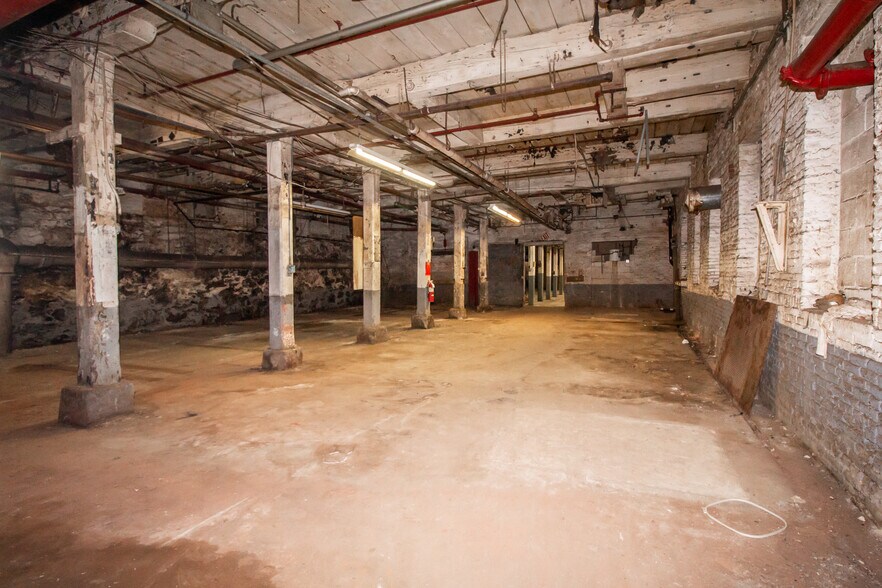 More Photos Of 21-69 S Main St, Leicester Service For Sale