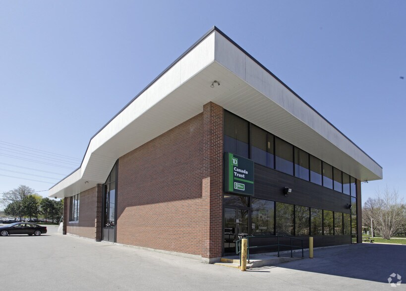 More Photos Of 8125 Dixie Rd, Brampton Bank For Sale