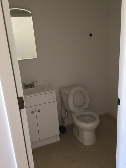 More Photos Of 6238 Presidential Ct, Fort Myers Medical For Sale