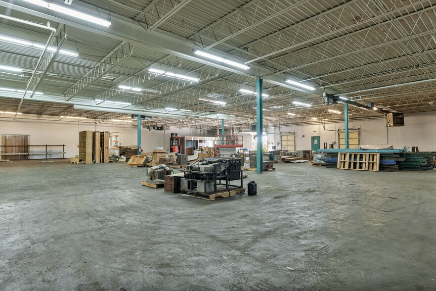 More Photos Of 6320 Material Ave, Loves Park Warehouse For Sale
