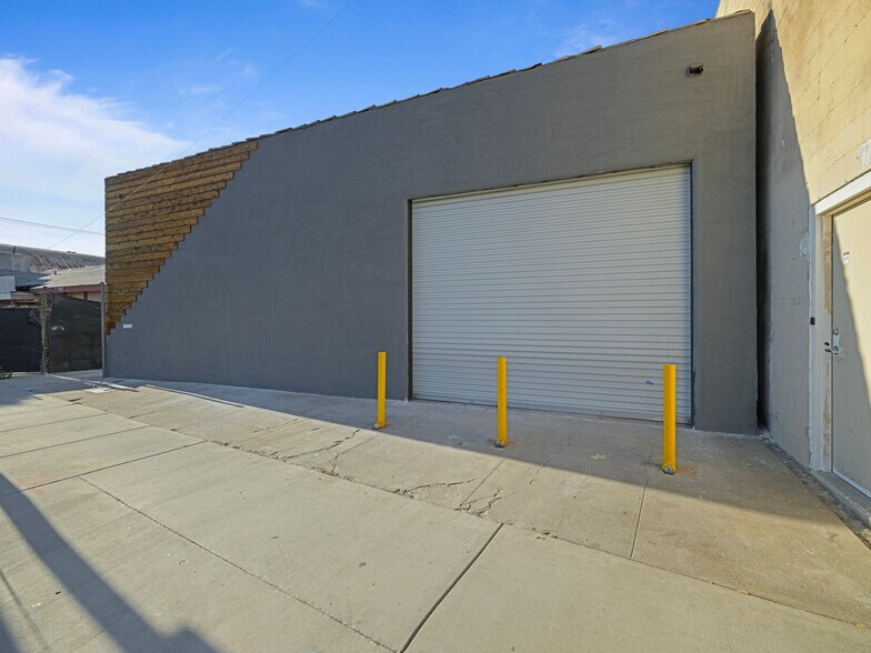 More Photos Of 2215 Randolph St, Huntington Park Manufacturing For Sale