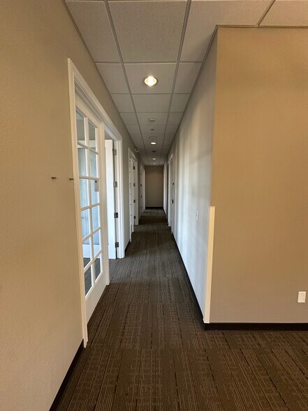 More Photos Of 950 E Blanco Rd, Salinas Office For Lease
