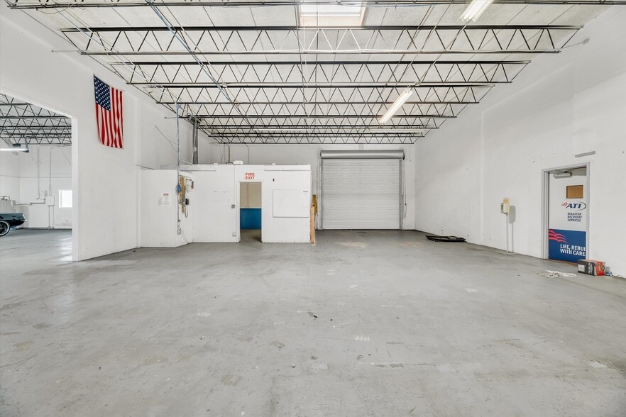 More Photos Of 224 NE 32nd Ct, Oakland Park Warehouse For Sale