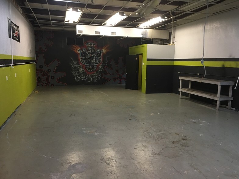 More Photos Of 1611 N Garfield Ave, Deland Auto Repair For Sale