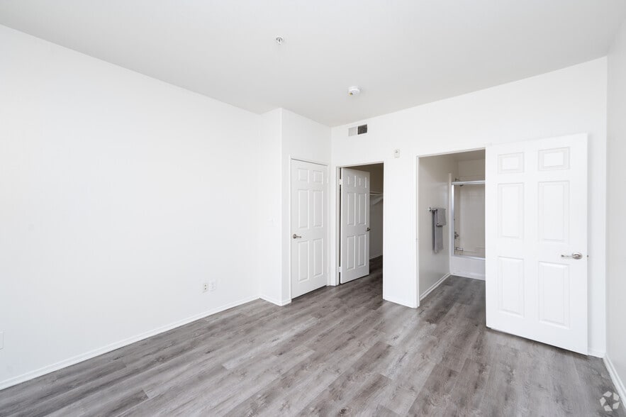 More Photos Of 633 W Route 66, Glendora Apartments For Sale