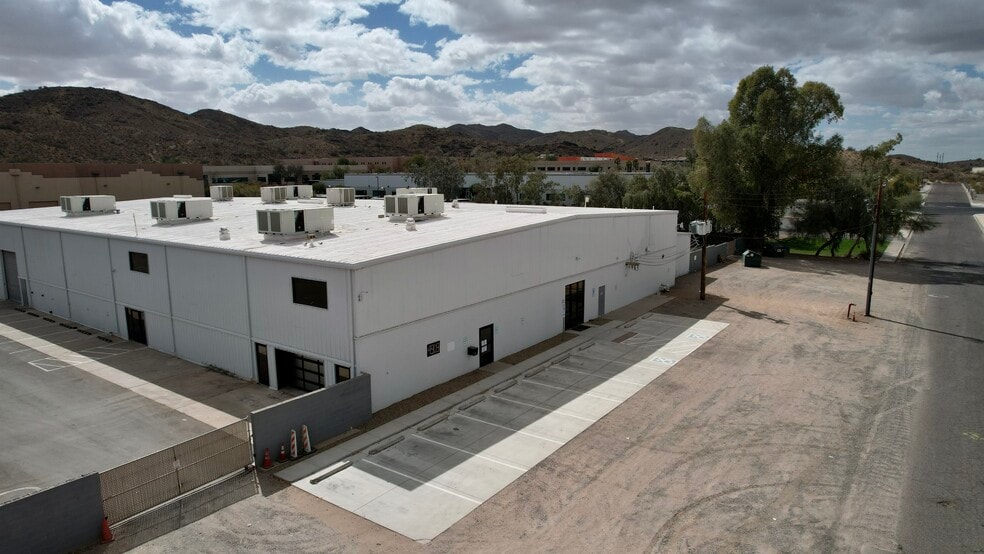 More Photos Of 4909 E Beverly Rd, Phoenix Industrial For Sale