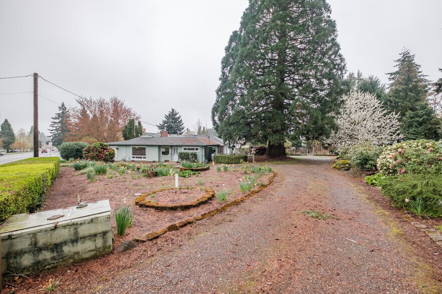 More Photos Of 5198 Skyline Rd S, Salem Multifamily For Sale