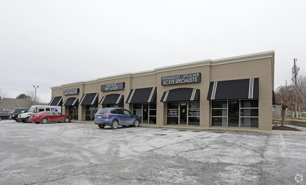 Primary Photo Of 9001-9009 Roe Ave, Prairie Village General Retail For Lease