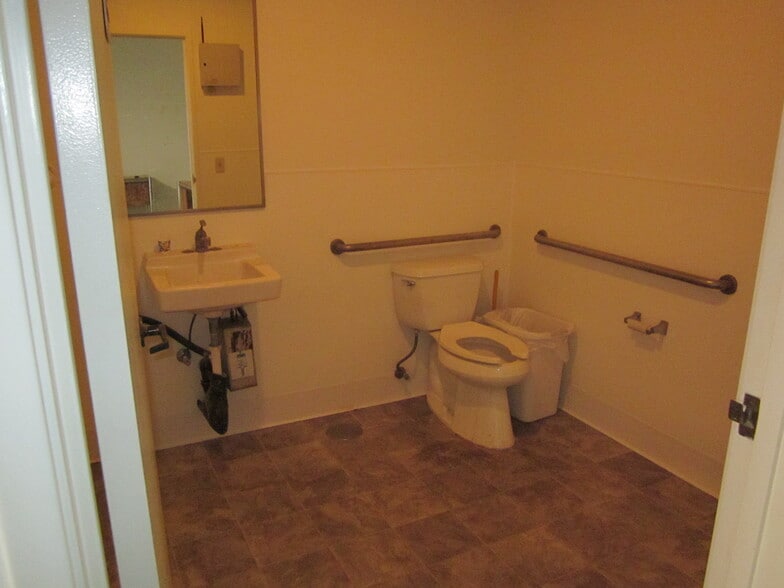 More Photos Of 77-775 Jackal Dr, Palm Desert Service For Lease