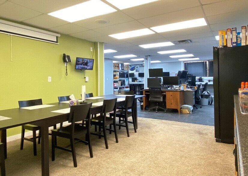 More Photos Of 523 24th St, Galveston Loft Creative Space For Sale