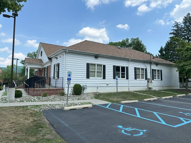 More Photos Of 152 Main St, Lincoln Park Bank For Sale