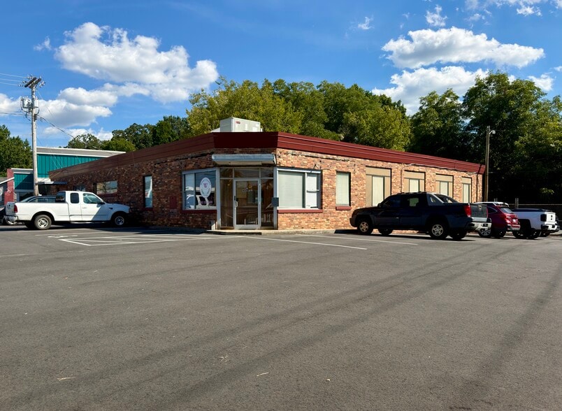 Primary Photo Of 400 E Franklin St, Monroe Office For Sale