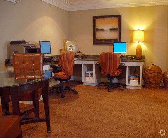 More Photos Of 1901 West St, Annapolis Apartments For Lease