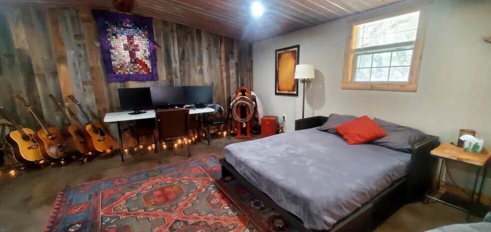 More Photos Of 702 E Schubert St, Fredericksburg Specialty For Sale