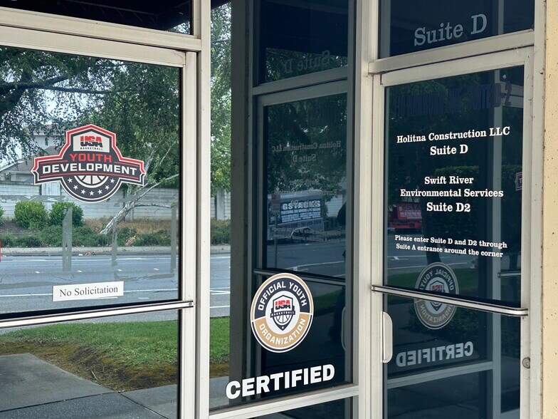 More Photos Of 110 Railroad Ave, Suisun City Flex For Lease